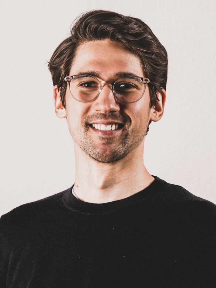 Marcos Gil, the coach in this example page
